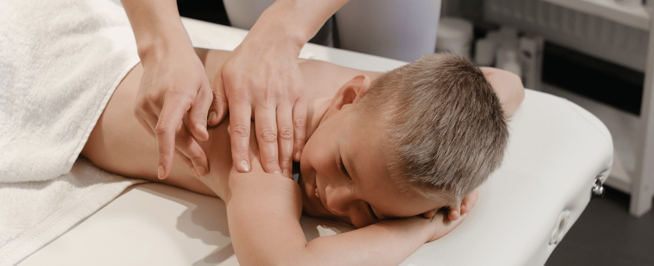 Massage du Dos Enfant – Douceur &amp; Bien-Être